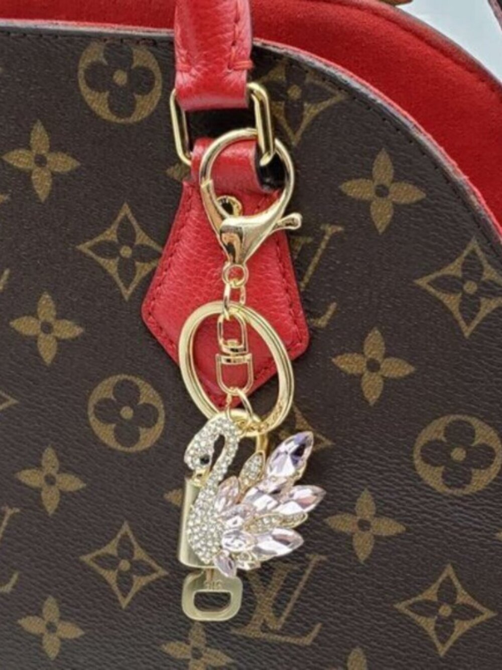 Louis Vuitton Gold Padlock 🔑 Authentic LV Unbranded Swan Keychain Bag Charm - Picture 2 of 8
